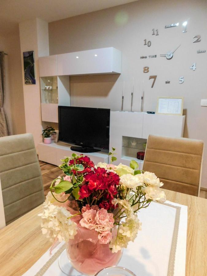 Apartman Lara Otocac Ngoại thất bức ảnh