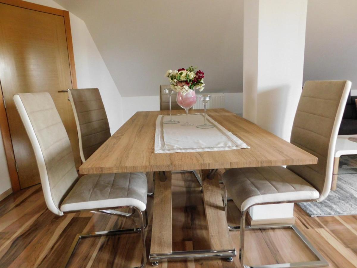 Apartman Lara Otocac Ngoại thất bức ảnh