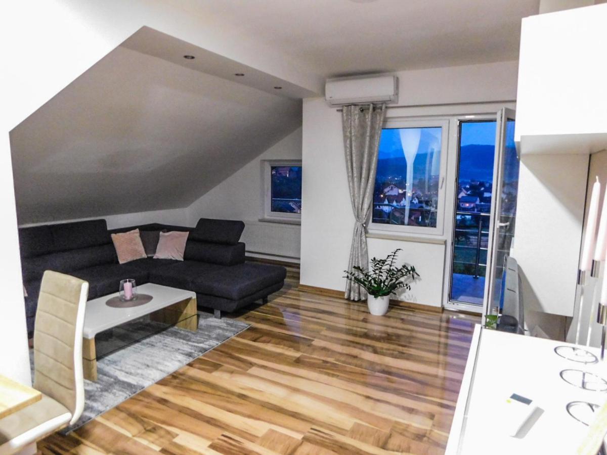Apartman Lara Otocac Ngoại thất bức ảnh
