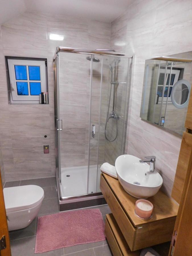 Apartman Lara Otocac Ngoại thất bức ảnh