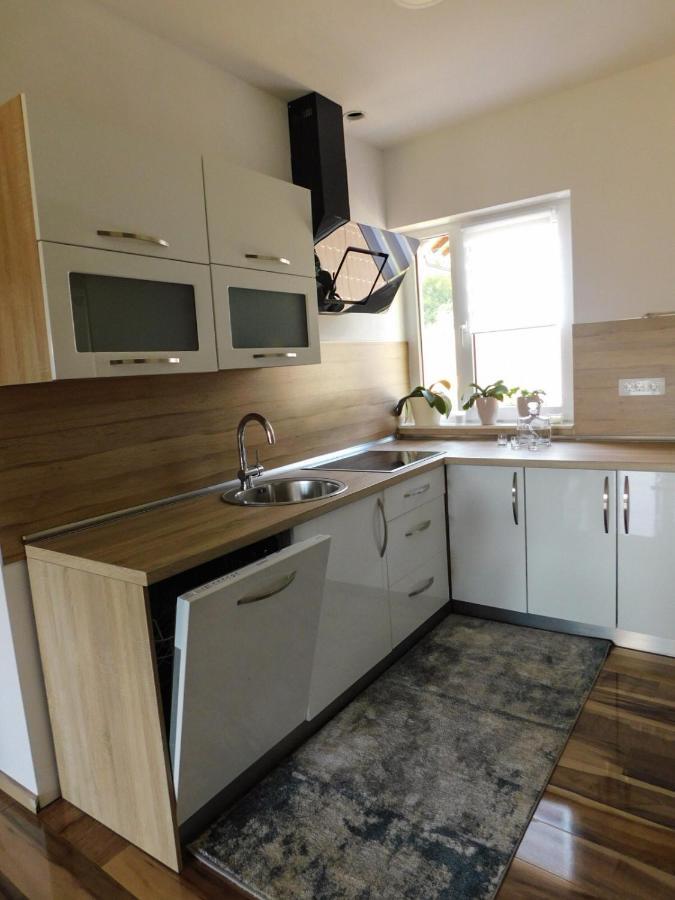 Apartman Lara Otocac Ngoại thất bức ảnh