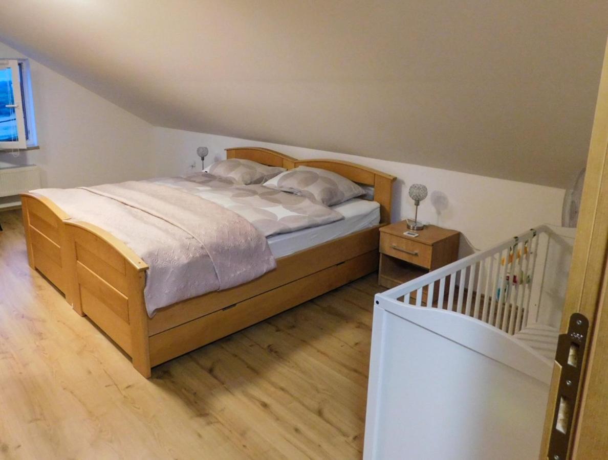 Apartman Lara Otocac Ngoại thất bức ảnh
