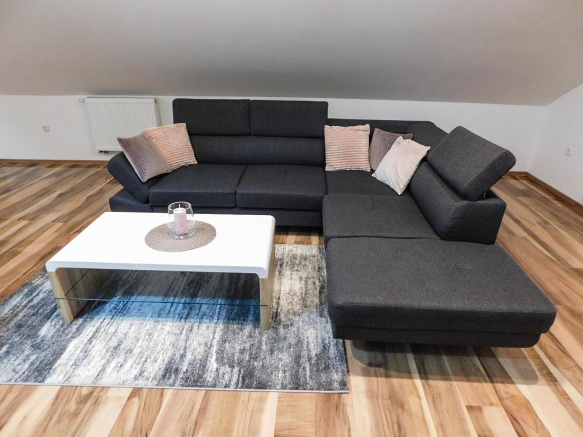 Apartman Lara Otocac Ngoại thất bức ảnh